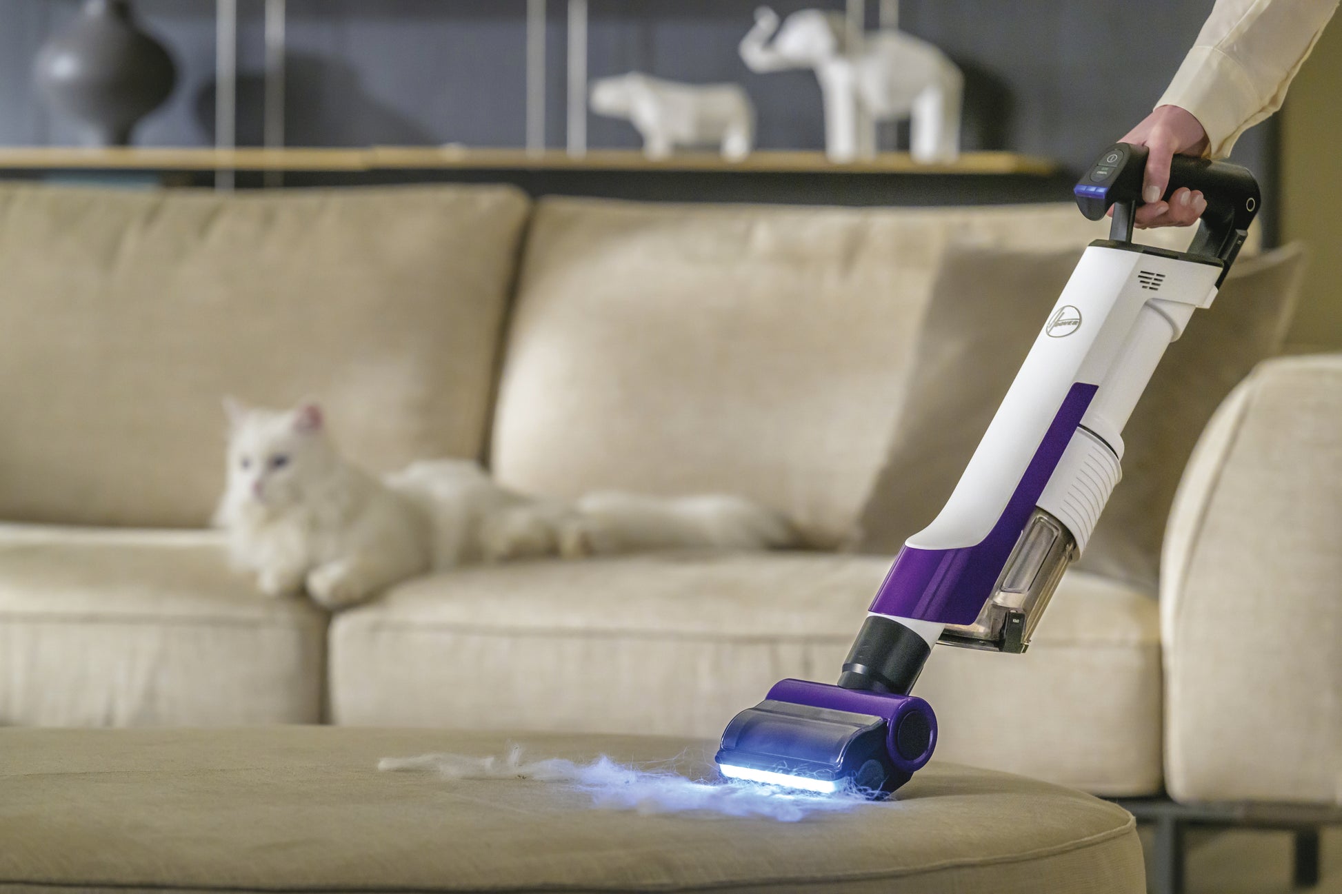 Hoover HF202P 011 Aspirapolvere a bastone 2 in 1 Batteria Secco EPA Senza sacchetto 165 W Viola