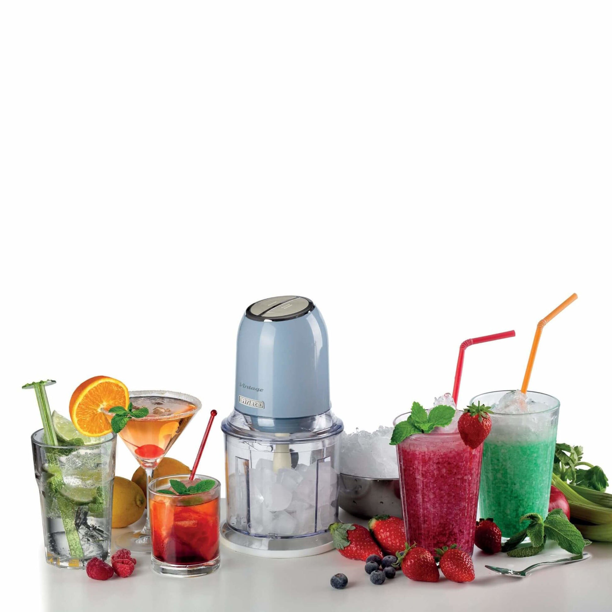 Ariete 438, Tritatutto Vintage, Chopper e Tritaghiaccio, 2 velocità, 4 lame in Acciaio Inox, Tazza graduata 600 ml, 400 W, BeigeTritatutto a 2 velocità , 2 pulsanti e 4 lame in Acciaio Inox. Tritaverdure e Tritaghiaccio. Tazza graduata da 600ml.