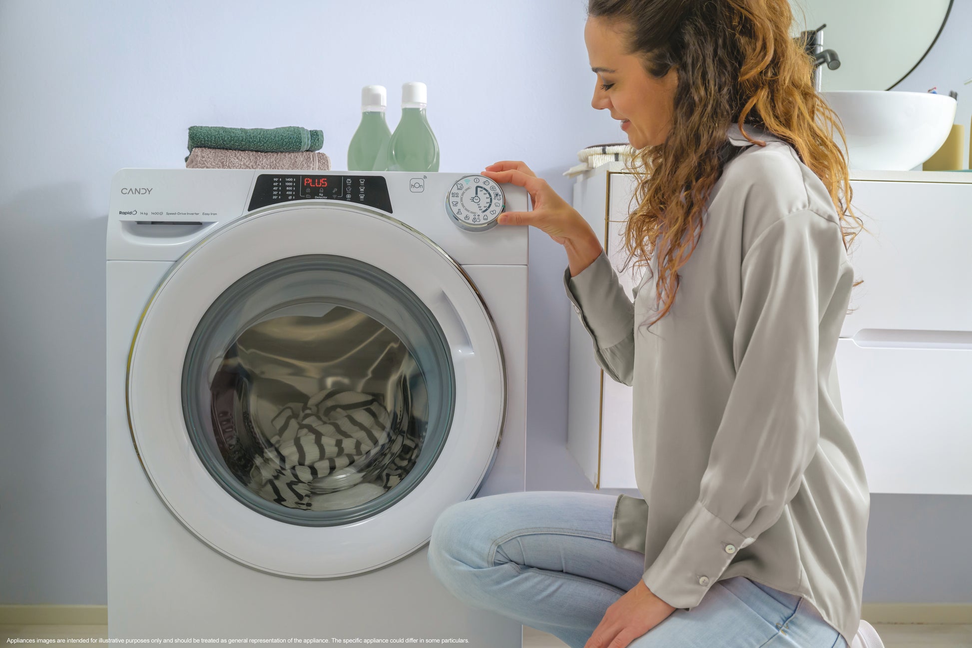Candy RapidÓ , Lavatrice Carica Frontale 12 KG, Classe A, 1400 giri, Bianco, Inverter, Vapore, Wi-Fi, 9 Cicli Rapidi, RO14126DWMST-S